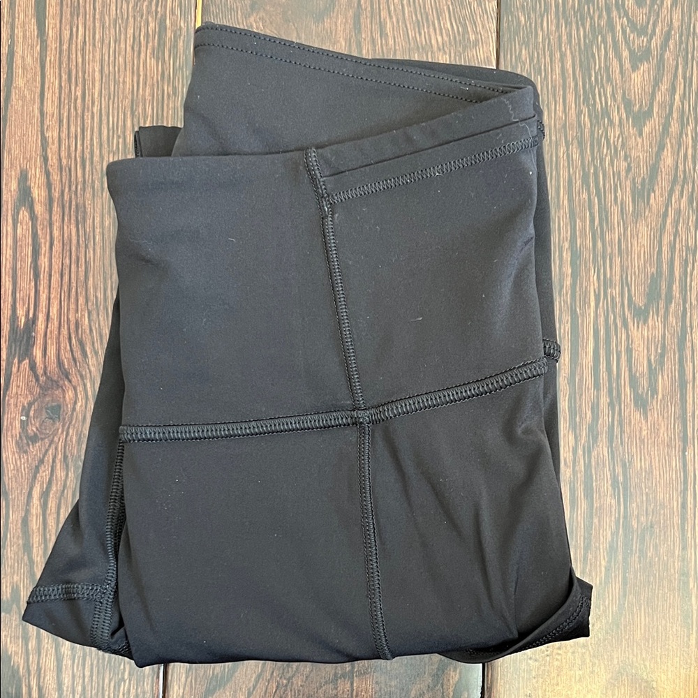 Lululemon Women’s crop leggings